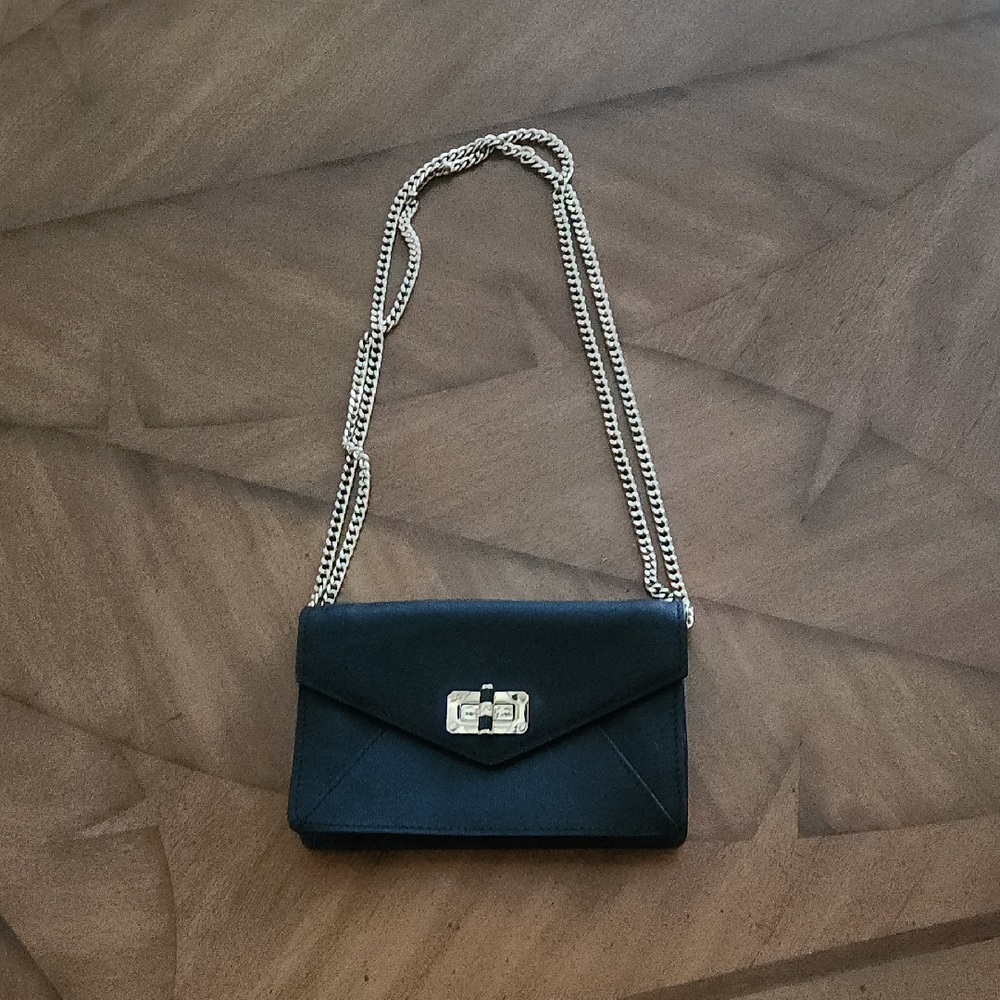 Diane Von Furstenberg. Elegant Black Chain Shoulder Bag